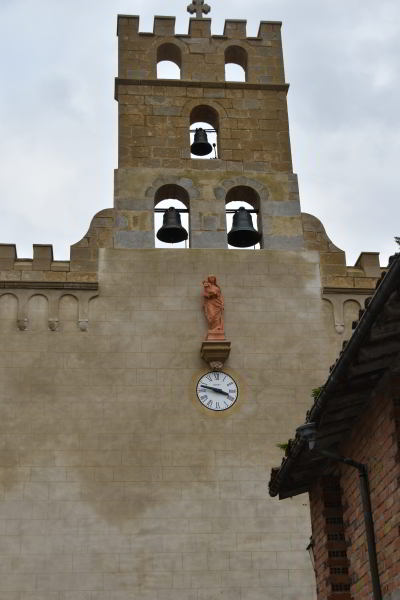 vierge sur église